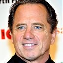 Tom Wopat als Tom Johnson