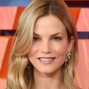 Sylvia Hoeks als Luv