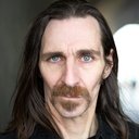 Jase Rivers als Wardon.Donny