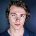 Jonathan Blair als Charley Longfellow