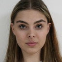 Julie Louthanová als Klára