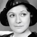 Anna Lehr als Janet Preece