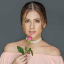 Anna Vicente als Sarah (segment "Punerarya")
