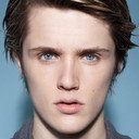 Eugene Simon als Jerome Clarke
