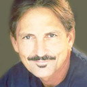 Conrad Dunn als Captain Stone