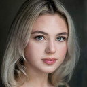 Lily Powell als Jasmine Gray