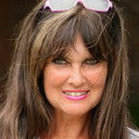 Caroline Munro als Self