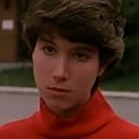 Marin Kanter als Tiny Nun