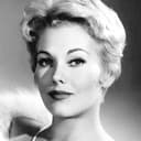 Kim Novak als Auriol (segment "Luau")