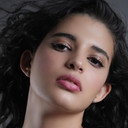 Luana Dutra als Beautiful Girl with Lack of Height