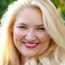 Mari C. Oxenberg als Midwife