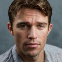 Logan Shephard als Victor