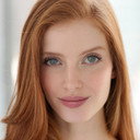 Claire Friesen als Willa