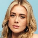 Melissa Roxburgh als Ensign Syl