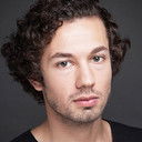 Efecan Şenolsun als Cem