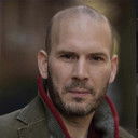 Kyle Minshew als Pastor Mike