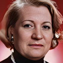Emel Çeviren als Gülsüm Ana
