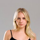 Bibiana Demore als Alice