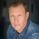 Ryan O'Quinn als Matthew Peyton