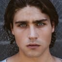 Logan Huffman als Darien