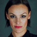 Cassandra Magrath als Liz Hunter