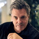 Amos Gitai als Narrator (voice)