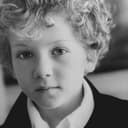 Steven Hinkle als Young Clay