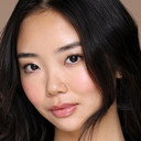 Chloe Lee als Missionary Daughter
