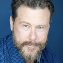 Dean McDermott als Coach Dutch