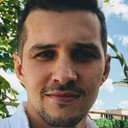 Akim Galimov als Host