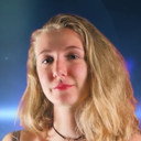 Emma Lerin als Emma