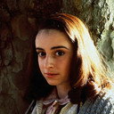 Katharine Schlesinger als Elizabeth Vorontsova
