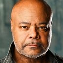 Terence Bernie Hines als Moe