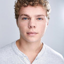Tyler Merna als James (voice)