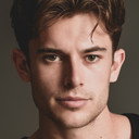 Brian Altemus als Shane Oman