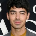 Joe Jonas als 'Old and Lame' Show Attendee