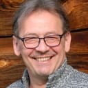 Wojciech Paszkowski als Voice from the Walkie-Talkie / Thief / Poop (voice)