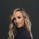 Nastia Liukin als Coach Reka
