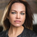 Joanne Matthews als Suzy
