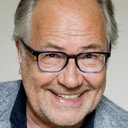 Hartmut Volle als Lehrer Alois Schulz