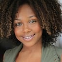 Emyri Crutchfield als Sherry Bland