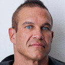 Mark R Black als Monty