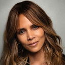 Halle Berry als Natalie