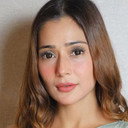 Sara Khan als Sheila