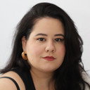 Karol Lannes als Ágatha Moreira Araújo