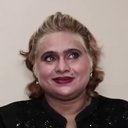 Huma Khan als Gulshan's sister