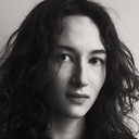 Laure Valentinelli als Sarah