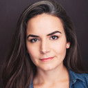 Meghann Garmany als Angela