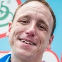 Joey Chestnut als Self