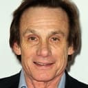 Steve Railsback als Alumnus Guy #5